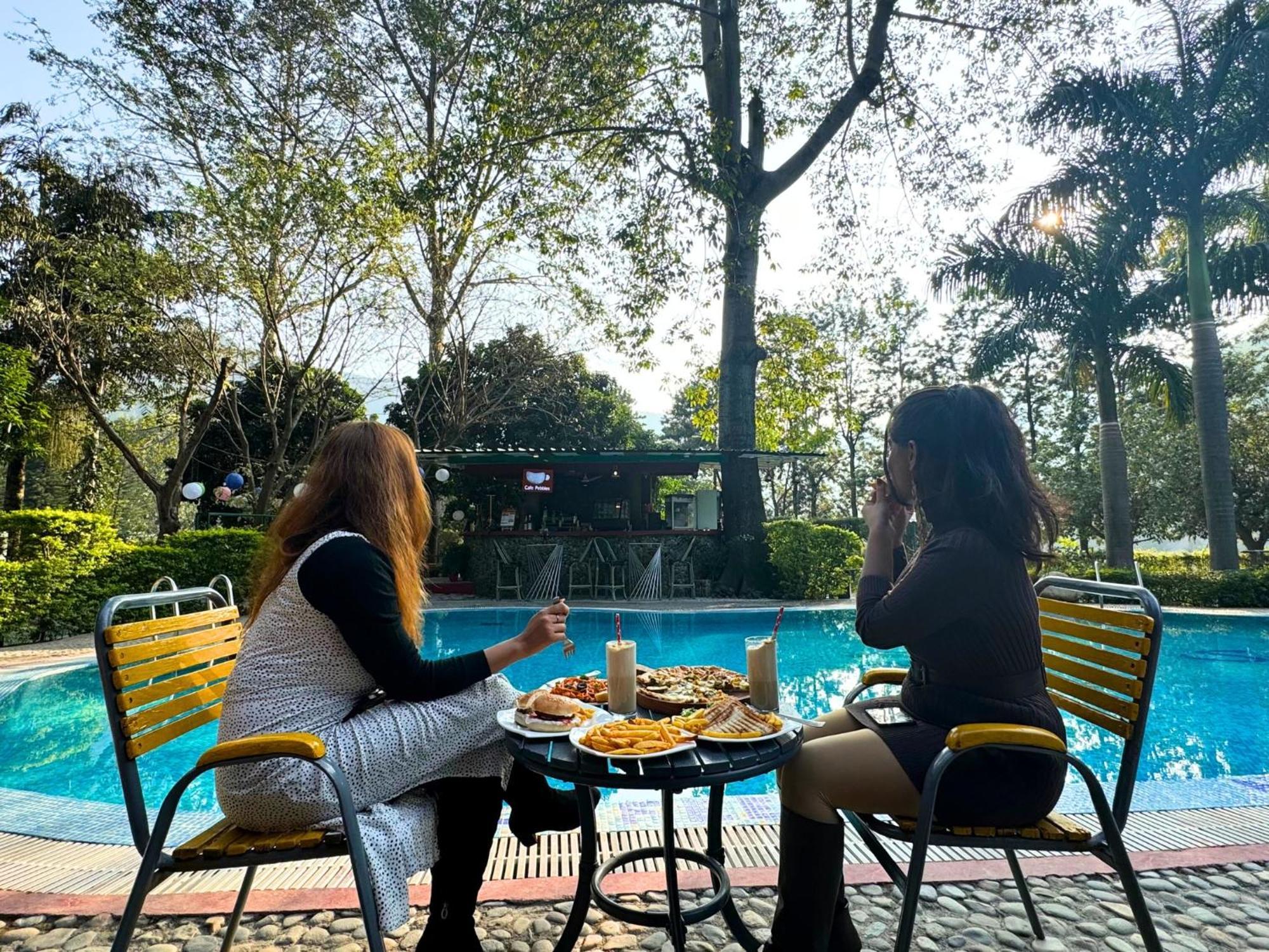 The Solluna Resort Garjia Buitenkant foto